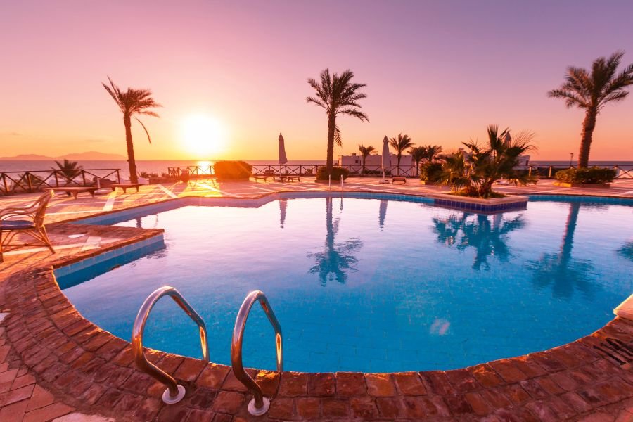 Swimming pool installation