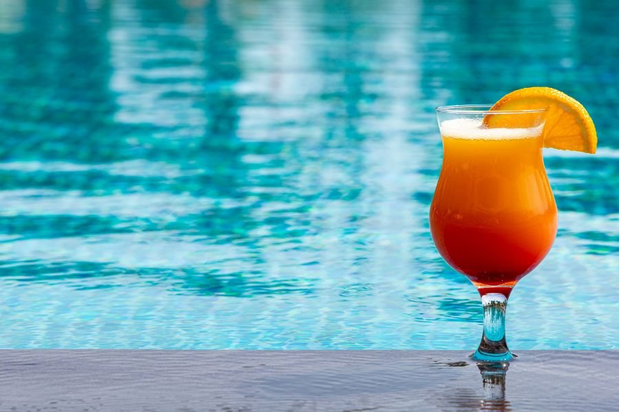 Cocktail Pool
