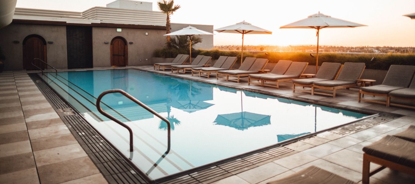 Modern vs. Traditional Pool Designs