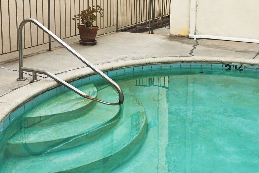 Pool Tile Maintenance