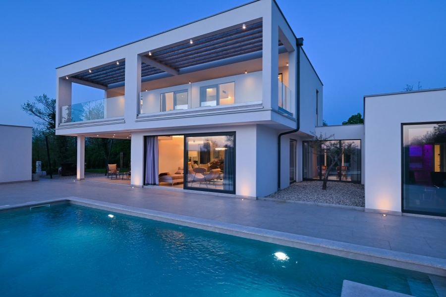 How Pavers Handle the Environment